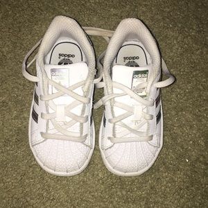 White & silver adidas sneakers!